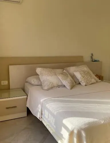 Rooftop In Ainsokhnatelal, Families Only, No Pets Allowed